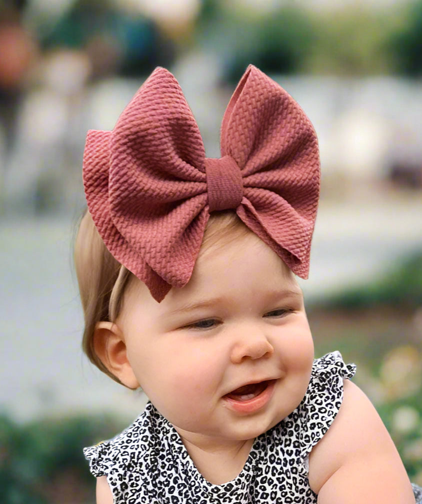 BOWS ON NYLON