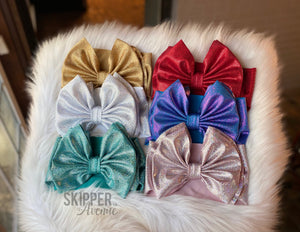 GLITZY BOWS